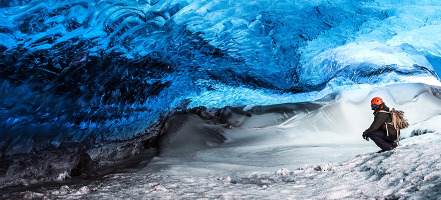 glacier-ice-cave-of-iceland-PWYAVUU